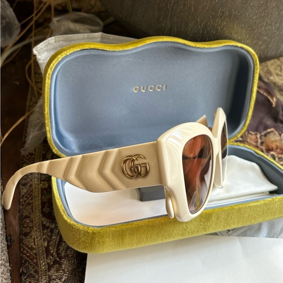 Gucci Accessories - Authentic GUCCI 53mm cat eye matelasse decoration Acetate sunglasses